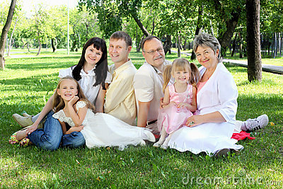 extended-family-together-park-20643651